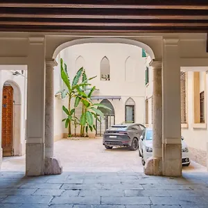 Appartamento Residenza Corte Carnesali - Italian Homing, Verona