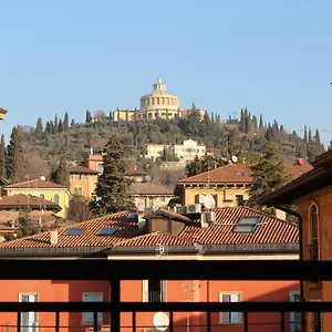 Appartamento Residenza Caprera Di Viviani, Verona
